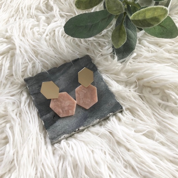 Jewelry - Trendy Earrings ✨